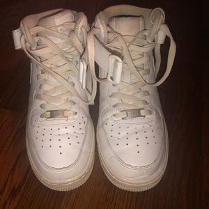 White midi Air Force 1